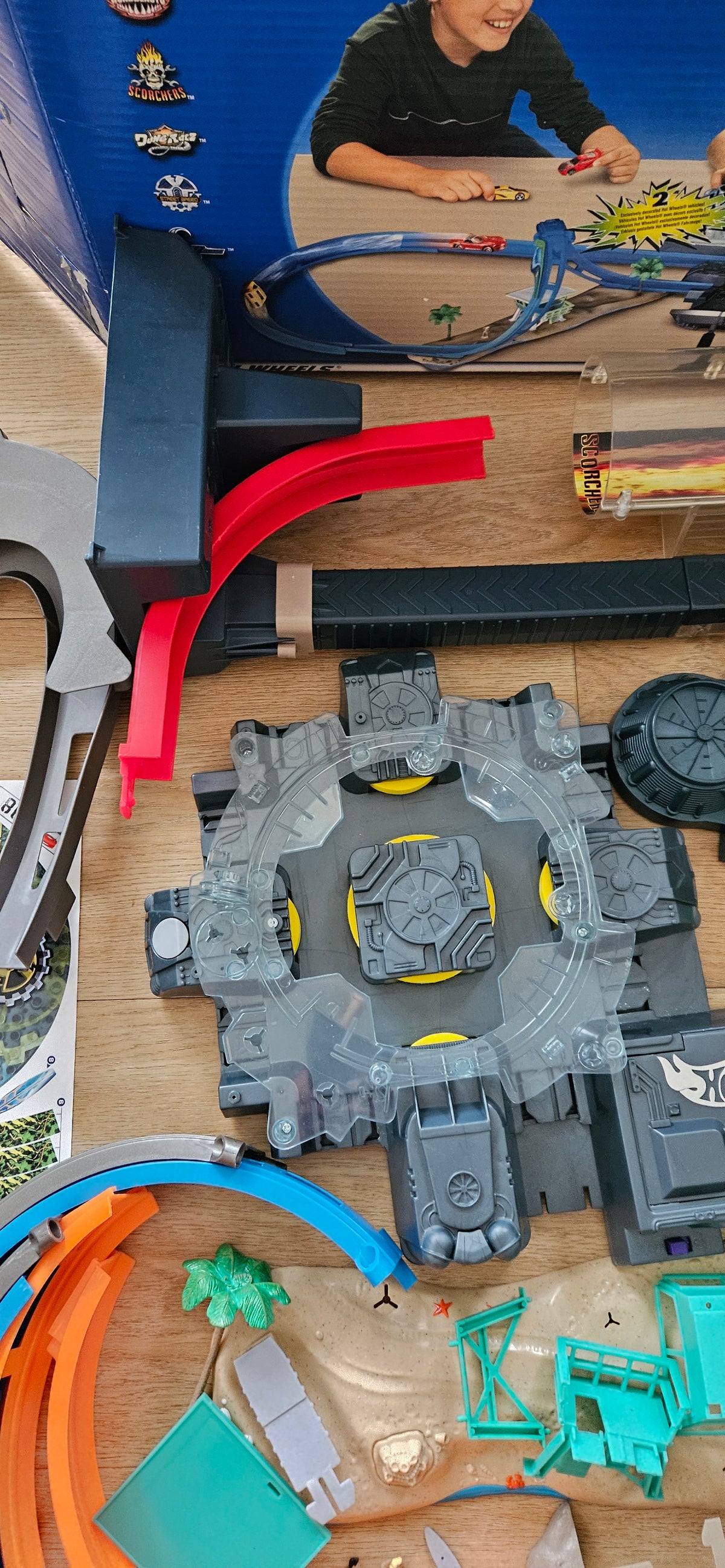 Ultimate track set (functional, used, only includes what shown in pictures)