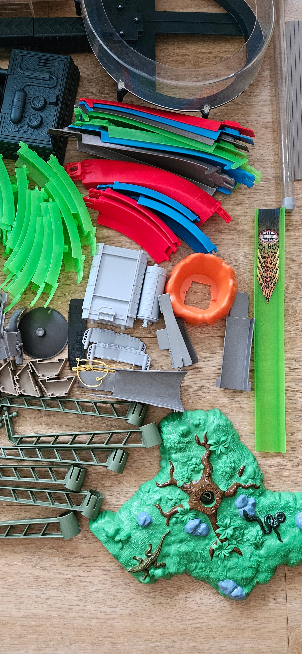Ultimate track set (functional, used, only includes what shown in pictures)