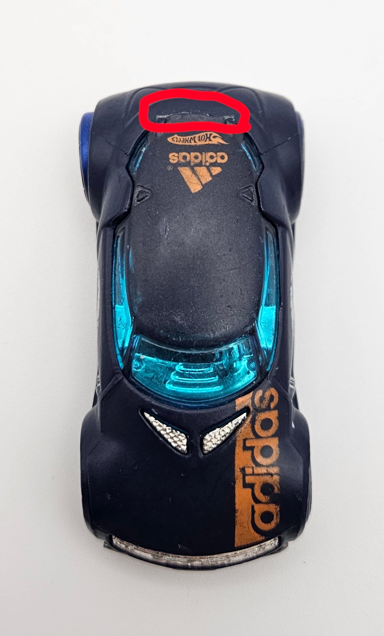 High voltage adidas (broken spoiler, rear wheel wobbly damaged)