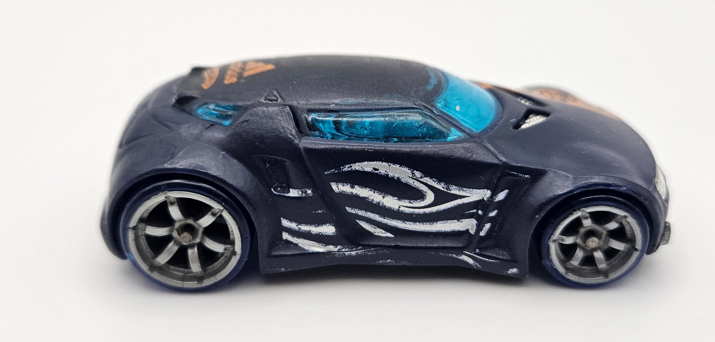 High voltage adidas (broken spoiler, rear wheel wobbly damaged)