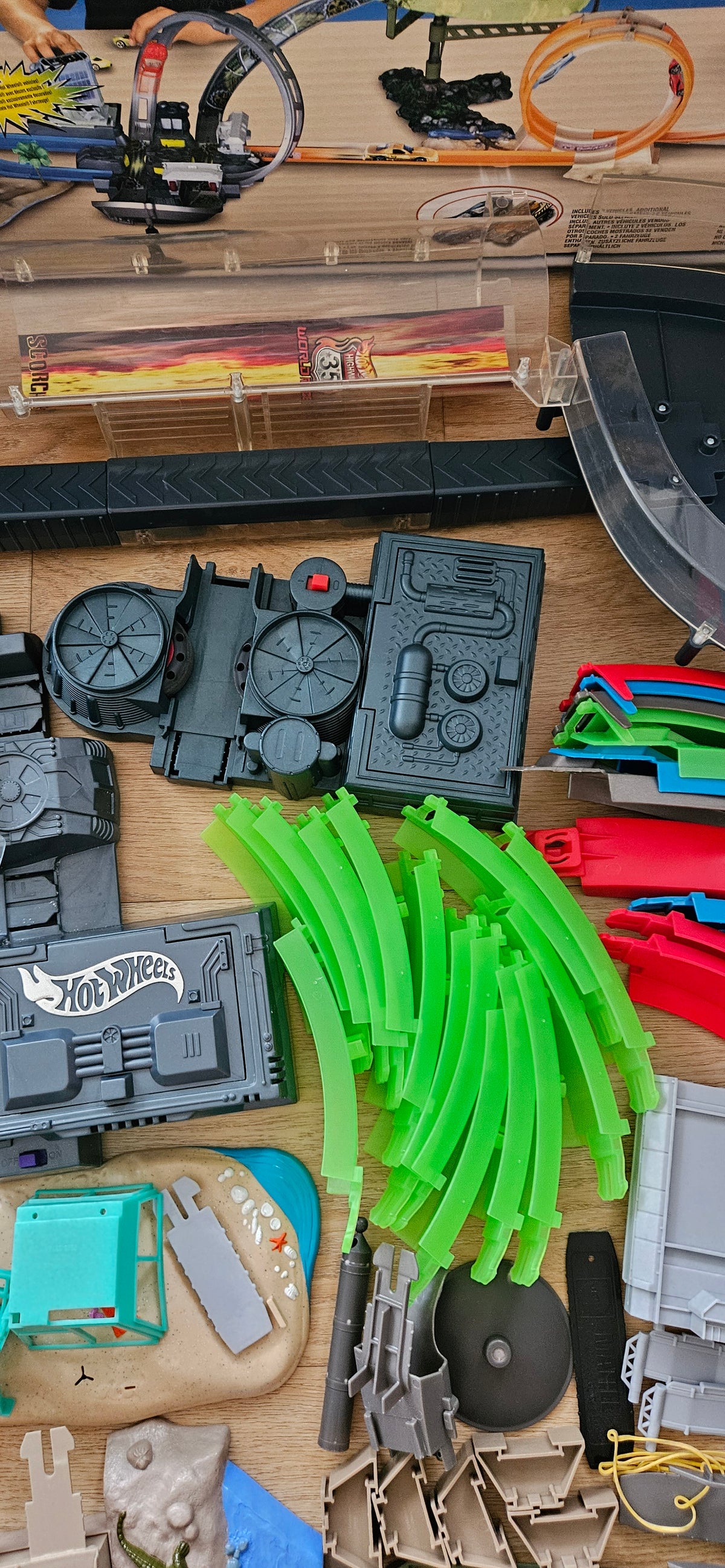 Ultimate track set (functional, used, only includes what shown in pictures)