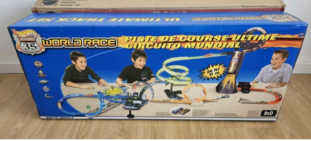 Ultimate track set sealed (shipped in original packaging)
